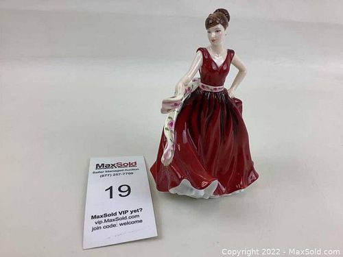 Lot #19 (1 of 8)