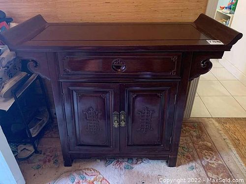Asian Hall table carved (1 of 18)