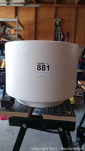 Lot #881 (1 of 5)
