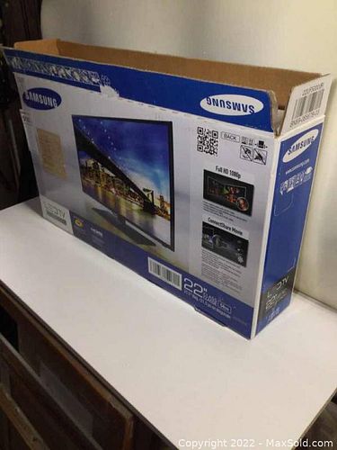 Lot #910 (1 of 12)