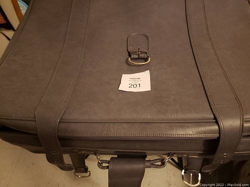 Lot #201 (1 of 3)