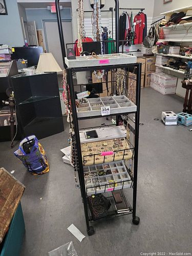 Lot #375 (1 of 6)