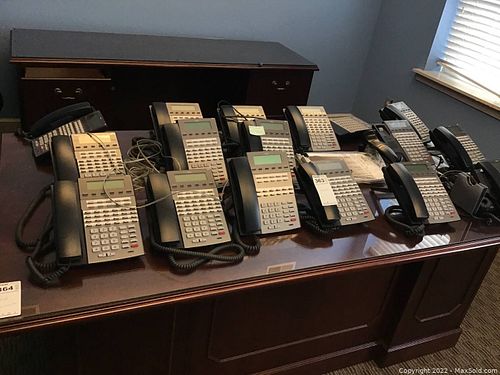 Phones B (1 of 6)