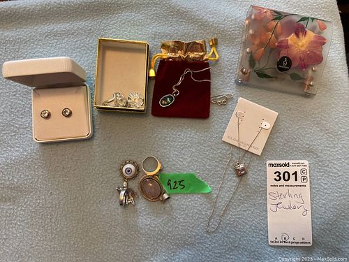 Lot #301 (1 of 17)