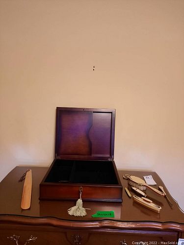 Lot #81 (1 of 14)