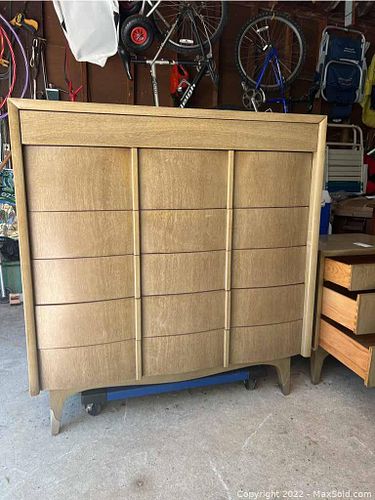 Lot #219 (1 of 9)