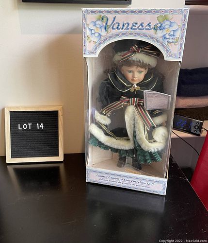 Lot #14 (1 of 6)