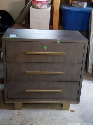 Lot #28 (1 of 12)