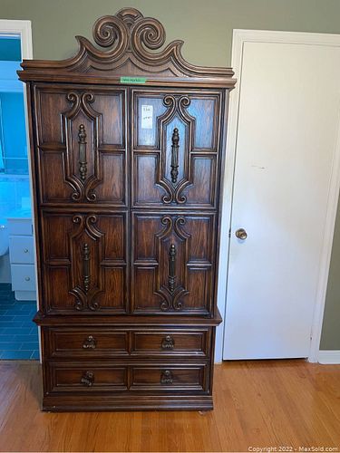 Lot #534 (1 of 13)