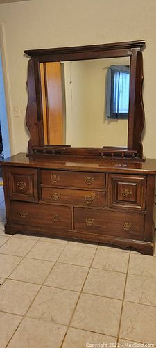 Lot #550 (1 of 10)