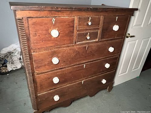 Lot #28 (1 of 8)