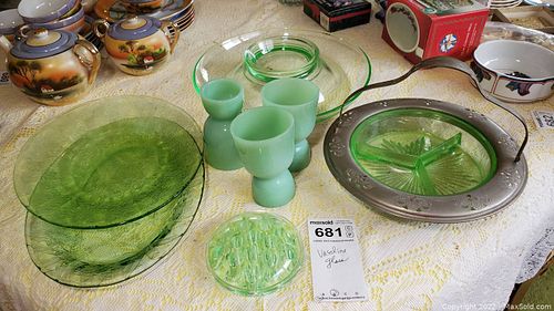 Lot #681 (1 of 12)