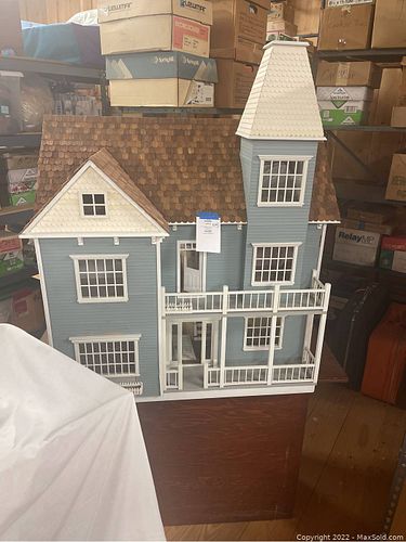 Lot #105 (1 of 9)