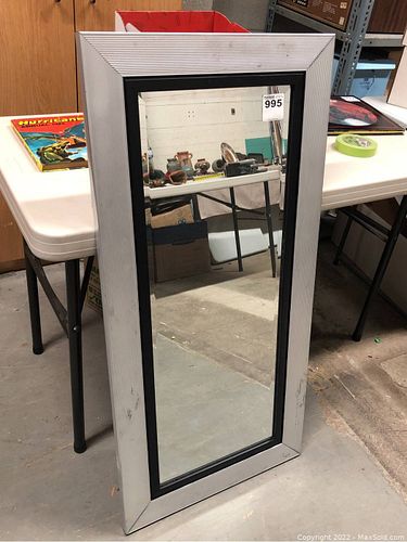 Lot #995 (1 of 3)