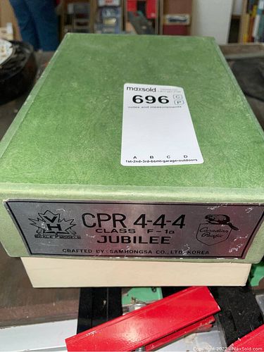 Lot #696 (1 of 11)