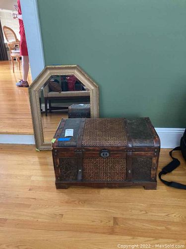 Lot #685 (1 of 14)