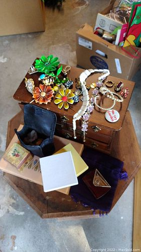 Lot #94 (1 of 16)