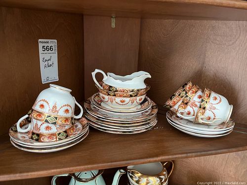 Lot #566 (1 of 13)