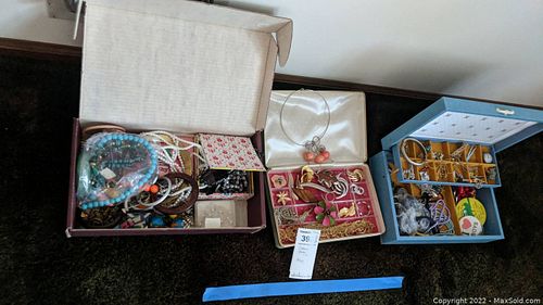 Lot #393 (1 of 19)