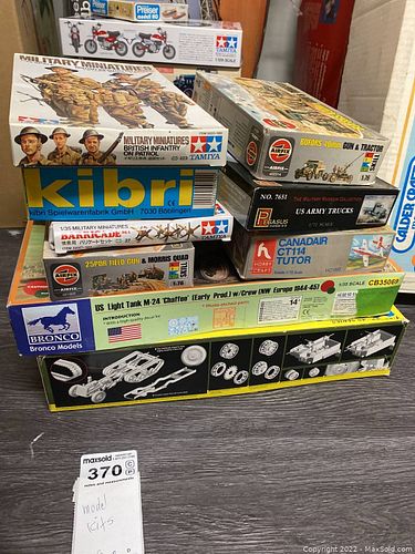 Lot #370 (1 of 12)