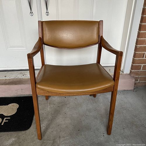 Lot #258 (1 of 8)