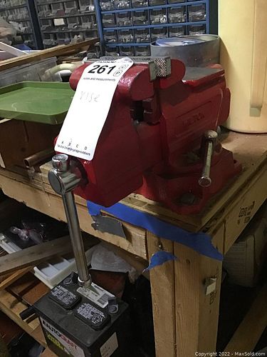 Lot #261 (1 of 8)