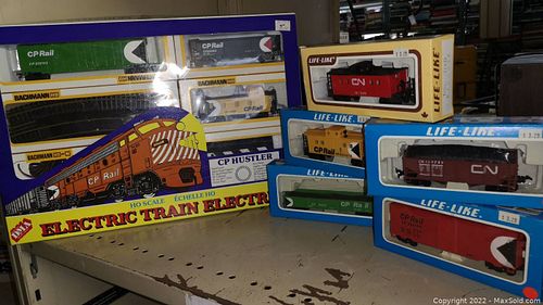 Lot #820 (1 of 12)