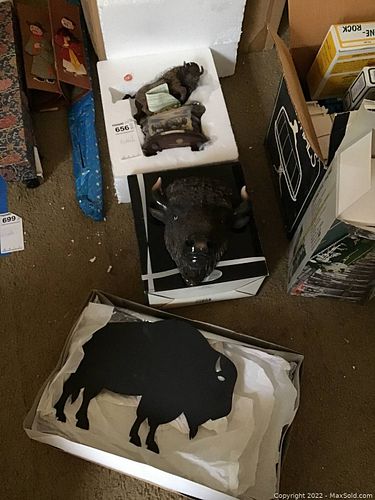 Lot #656 (1 of 8)