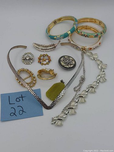 Lot #22 (1 of 5)