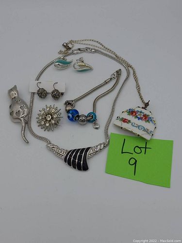 Lot #9 (1 of 5)