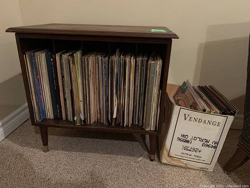 Lot #563 (1 of 17)