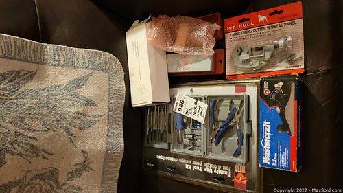 Lot #986 (1 of 9)