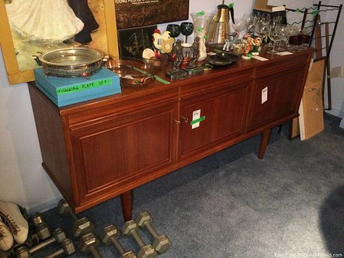 Lot #570 (1 of 8)