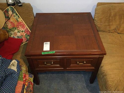 Lot #587 (1 of 7)
