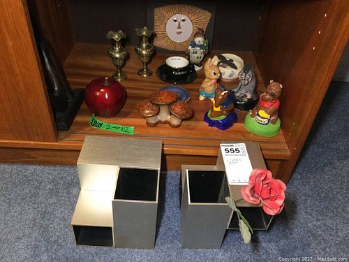 Lot #555 (1 of 12)