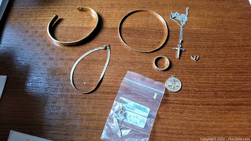 24k Marked & 10k Gold Jewelry A (1 of 15)