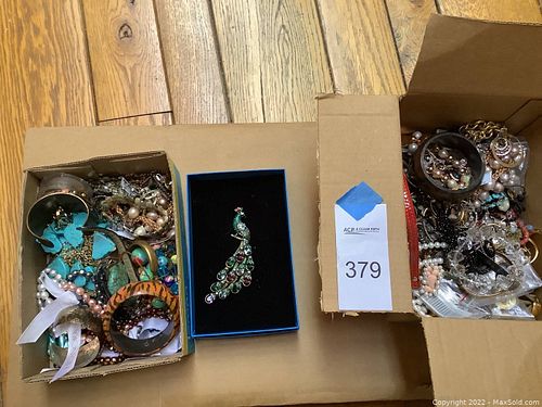 Lot #379 (1 of 7)