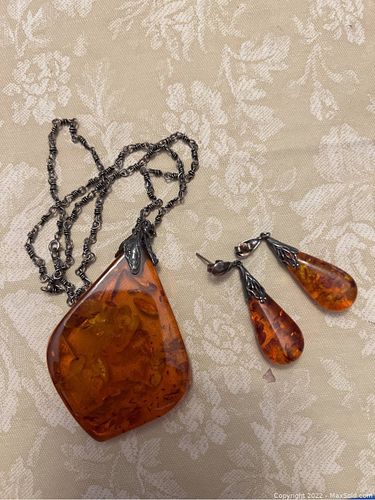 Lot #897 (1 of 4)