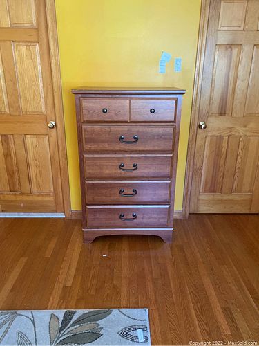 Lot #271 (1 of 8)