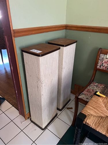 Lot #370 (1 of 8)