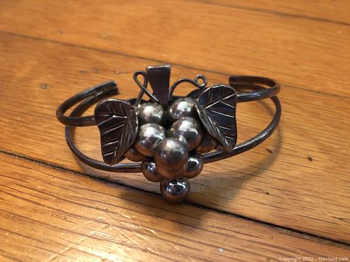 Lot #389 (1 of 8)