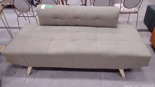 Lot #9 (1 of 8)