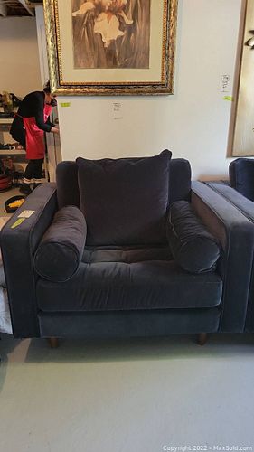 Lot #753 (1 of 8)