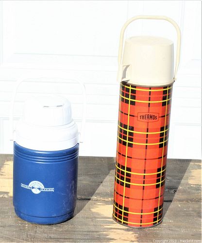 Vintage Thermos & Coleman Jug Millbury (Massachusetts, USA