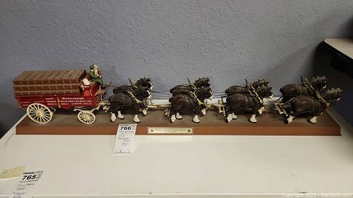 Budweiser Clydesdales Figurine B (1 of 8)