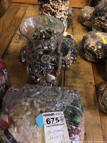Lot #675 (1 of 11)