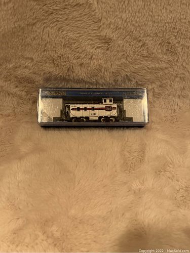 Lot #40 (1 of 4)