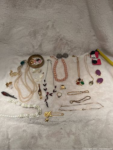 Lot #61 (1 of 6)