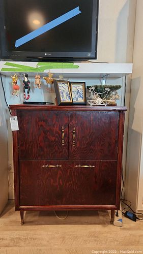 Lot #524 (1 of 11)