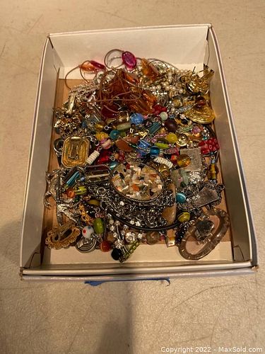 Lot #48 (1 of 8)